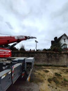 Démontage pin avec grue espace restreint Vannes (3)